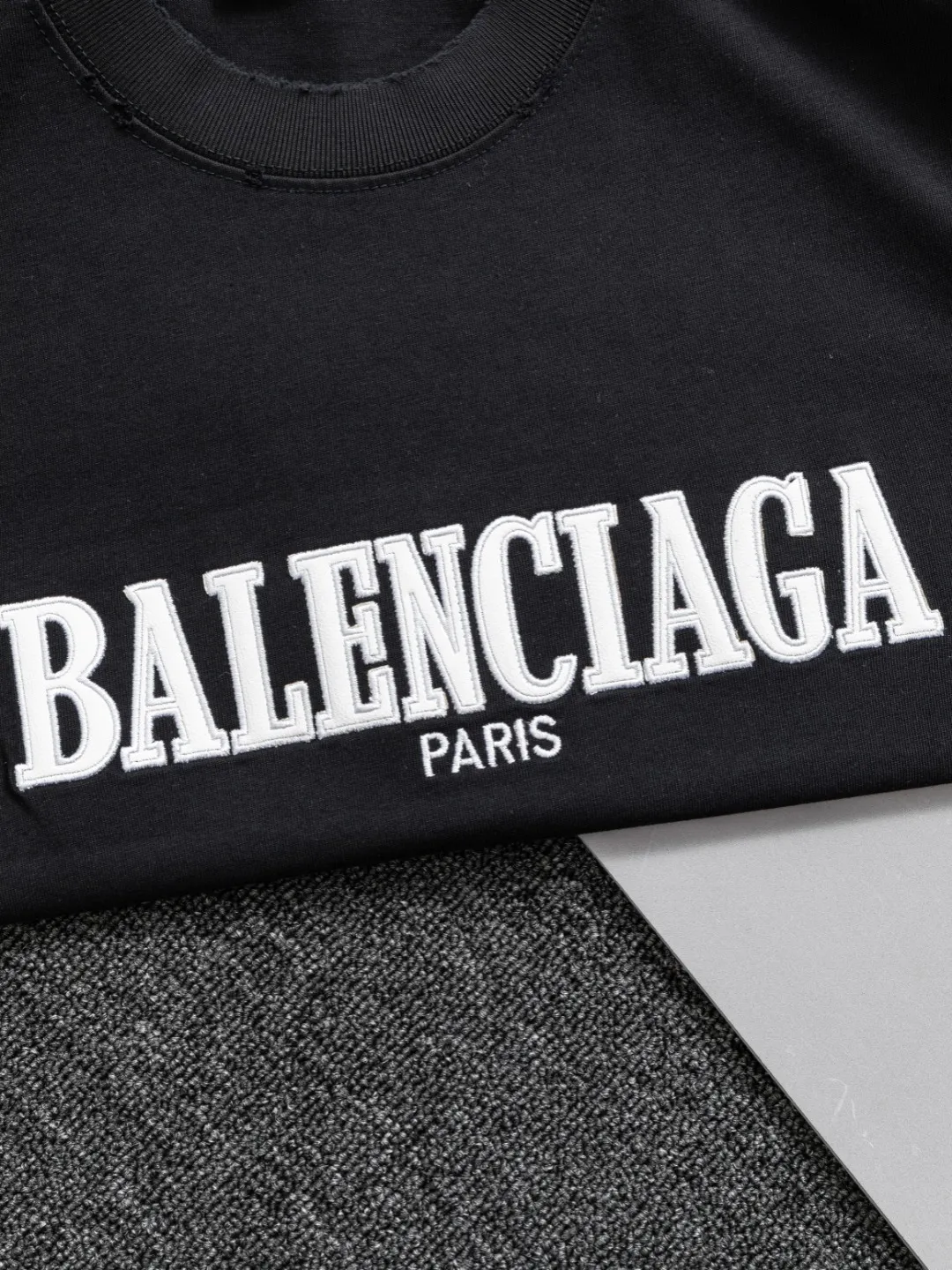 P100✨🔥 [BALENCIAGA] 2026FW short-sleeved T-shirt Premium 26s double yarn 300g fabric embroidery fraying process Color: Black White Red Size: S M L XL 2XL